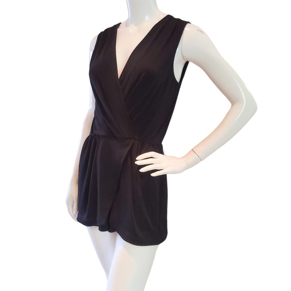 BCBGeneration Black Sleeveless V Neck Romper Shorts - Picture 5 of 12